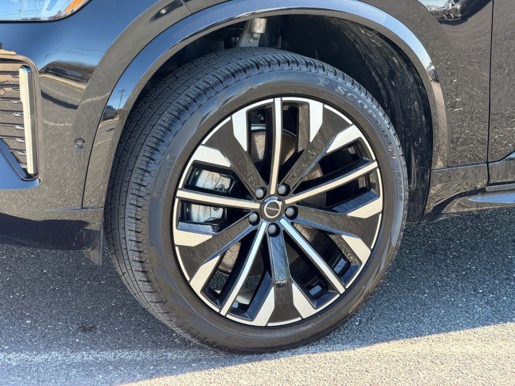 Certified 2025 Volvo XC90 T8 Ultra w/ Protection Package Premier image 8