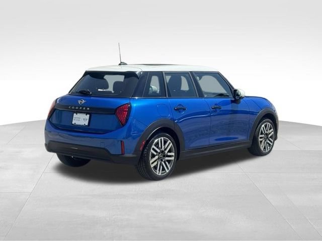 Used 2026 MINI Cooper 4-Door Hardtop FWD image 4