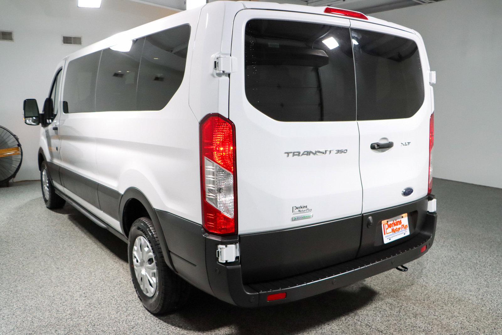 Used 2023 Ford Transit 350 XLT image 9