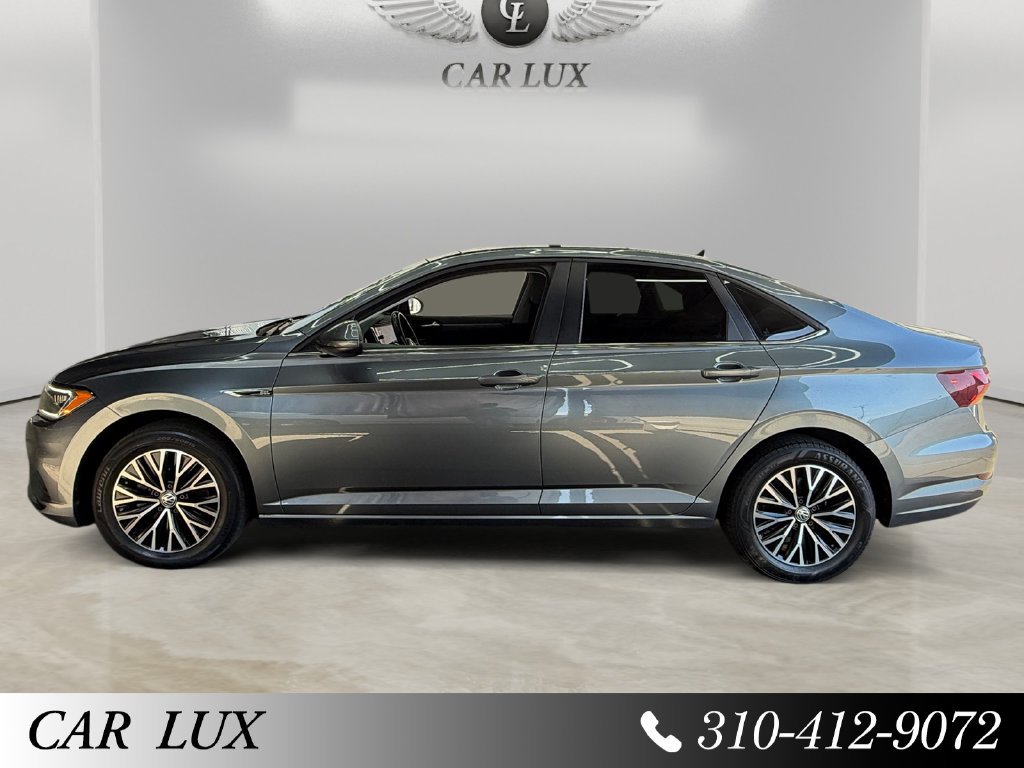 Used 2019 Volkswagen Jetta SEL w/ Cold Weather Package FWD image 2