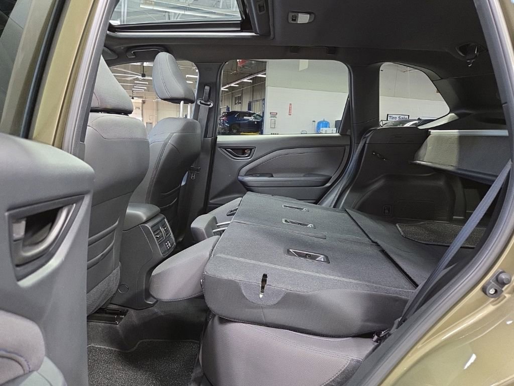 Used 2025 Subaru Forester Premium AWD/4WD image 34