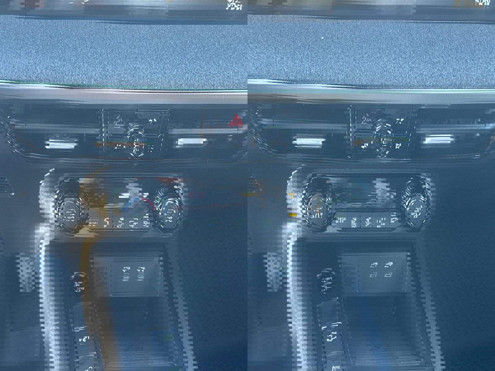 New 2026 Nissan Kicks SV image 29