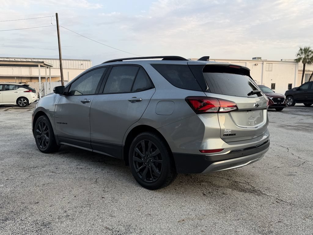 Used 2023 Chevrolet Equinox RS w/ RS Leather Package FWD image 7