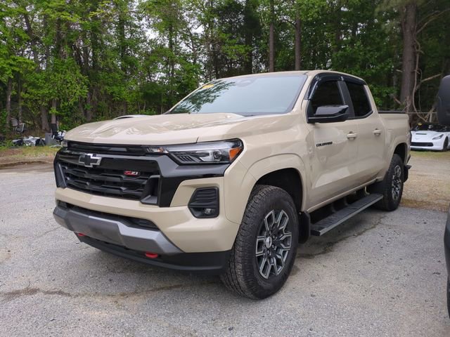Used 2024 Chevrolet Colorado Z71 w/ Z71 Convenience Package 2 AWD/4WD image 2