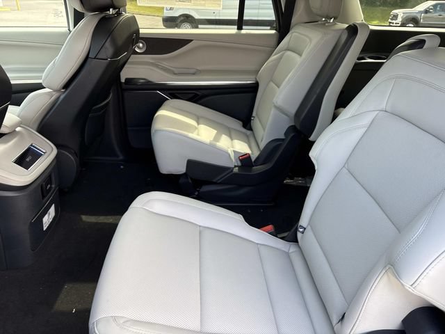 New 2026 Lincoln Navigator L Reserve w/ Jet Appearance Package AWD/4WD image 18