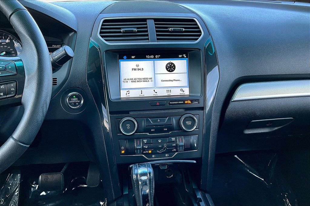 Used 2017 Ford Explorer XLT w/ Equipment Group 201A image 6