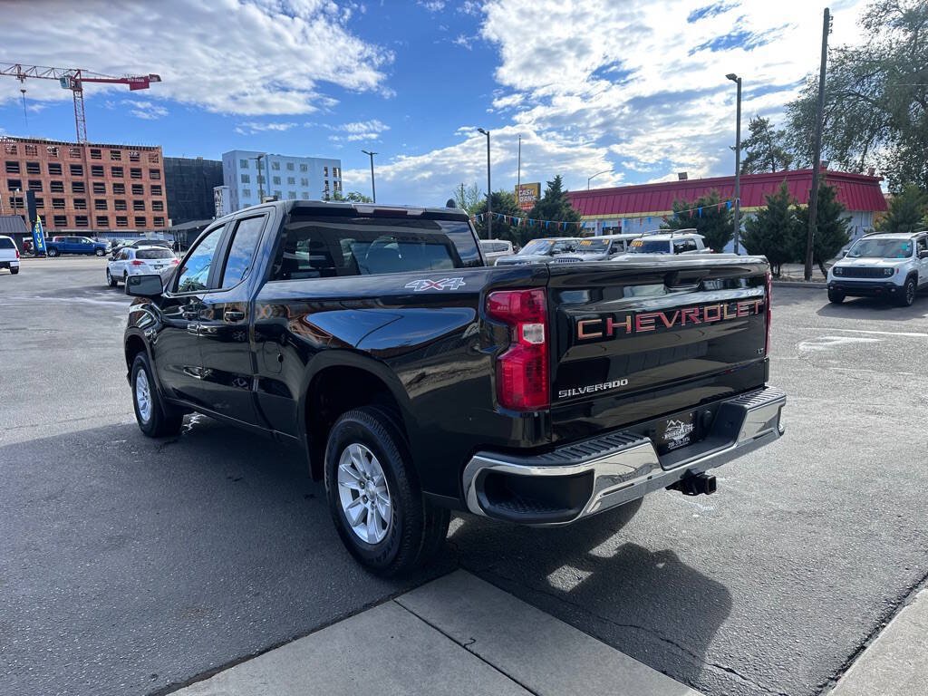 Used 2020 Chevrolet Silverado 1500 LT w/ Trailering Package AWD/4WD image 5
