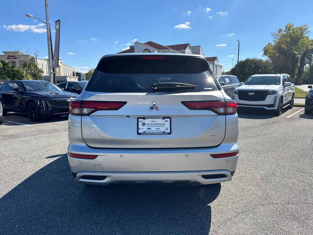 Used 2024 Mitsubishi Outlander SE image 4
