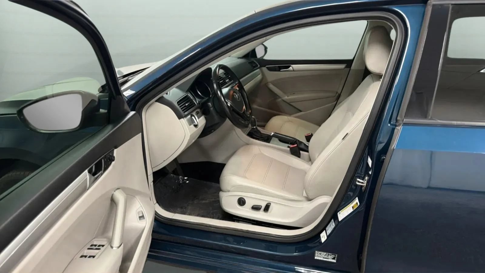 Used 2019 Volkswagen Passat 2.0T Wolfsburg FWD image 21