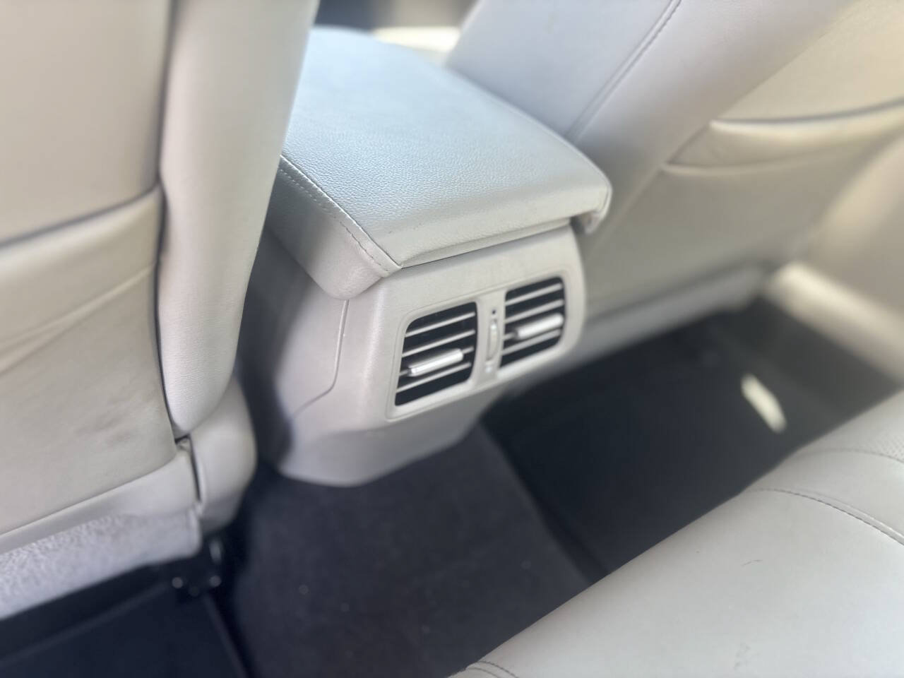 Used 2013 Acura TSX Sedan FWD image 21