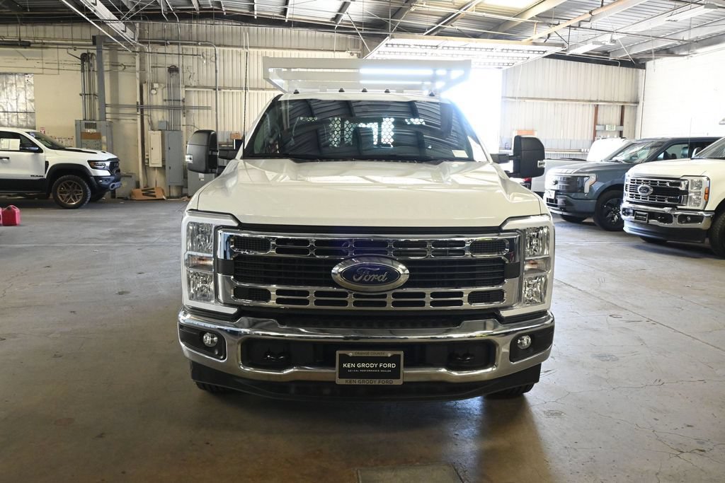 New 2026 Ford F350 XL w/ XL Chrome Package RWD image 4