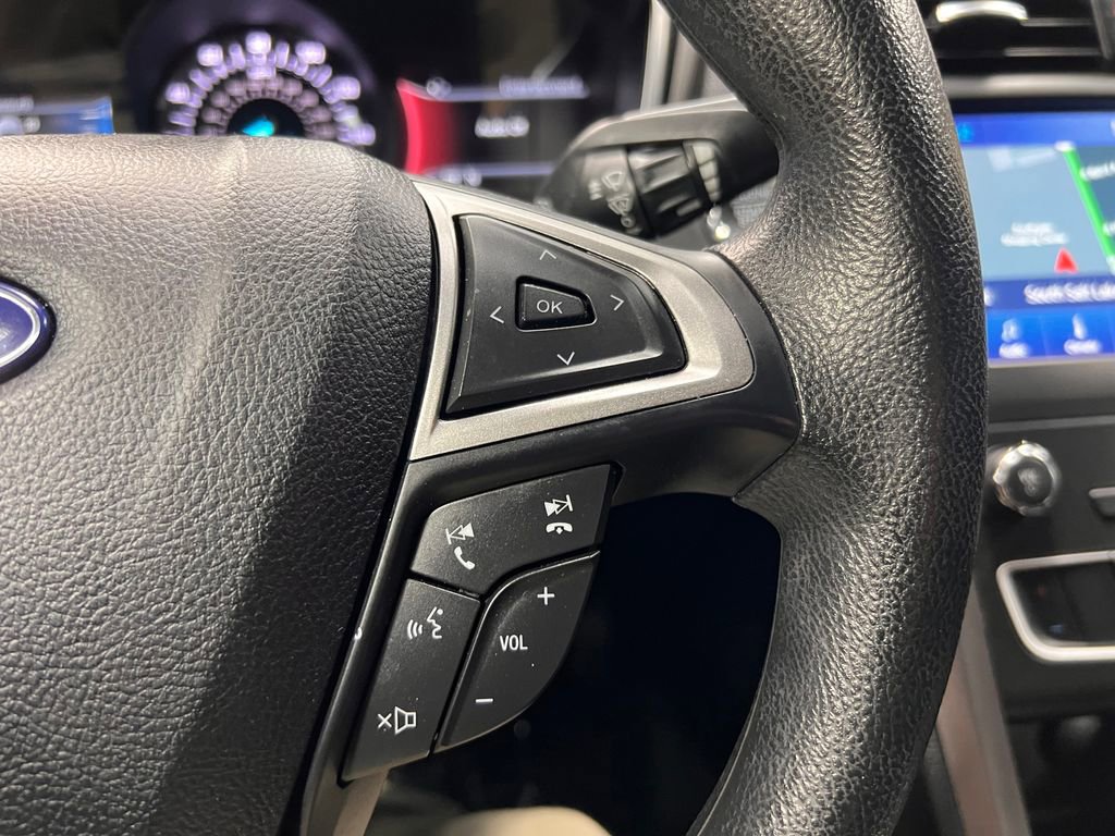 Used 2020 Ford Fusion SE image 11