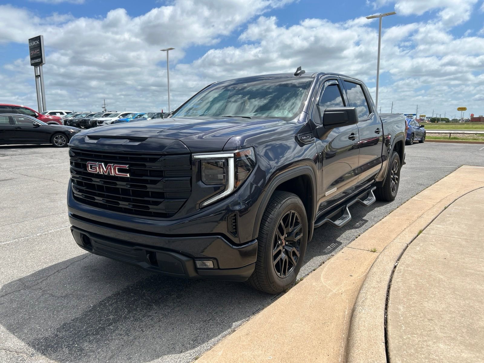 Used 2025 GMC Sierra 1500 Elevation