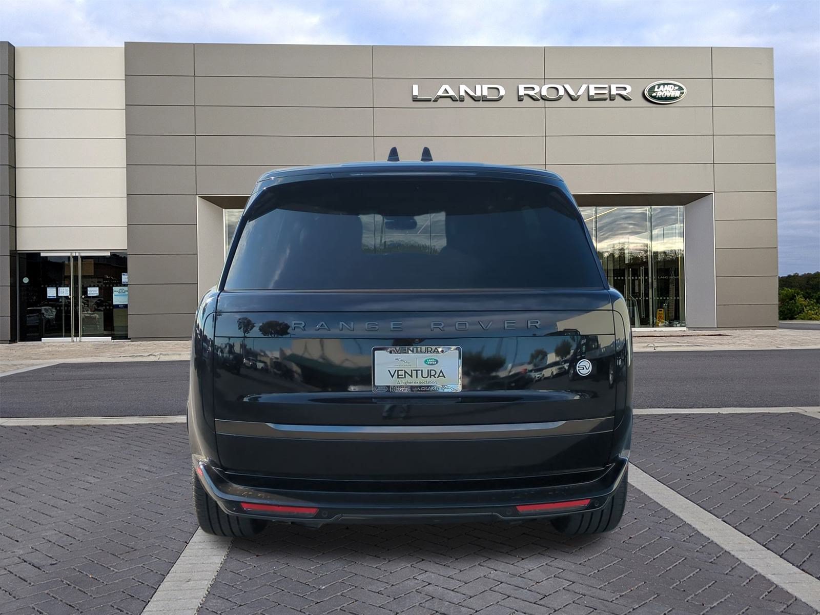 New 2025 Land Rover Range Rover SV AWD/4WD image 6