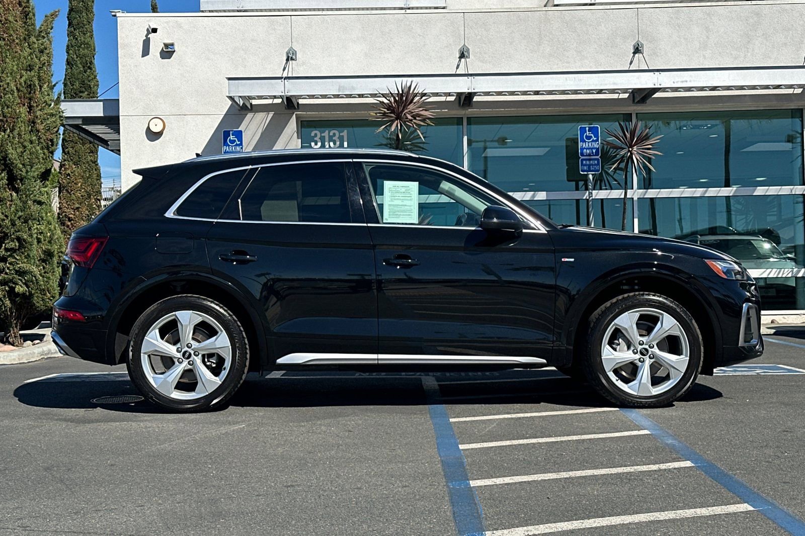 Used 2023 Audi Q5 2.0T Premium Plus w/ Premium Plus Package image 3