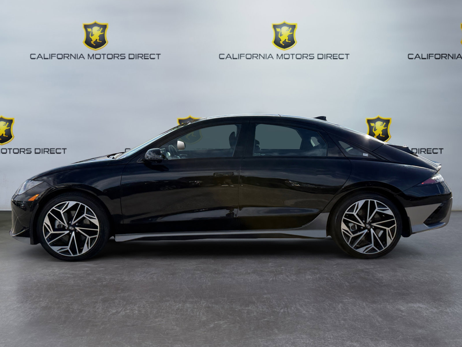 Used 2024 Hyundai Ioniq 6 Limited image 2