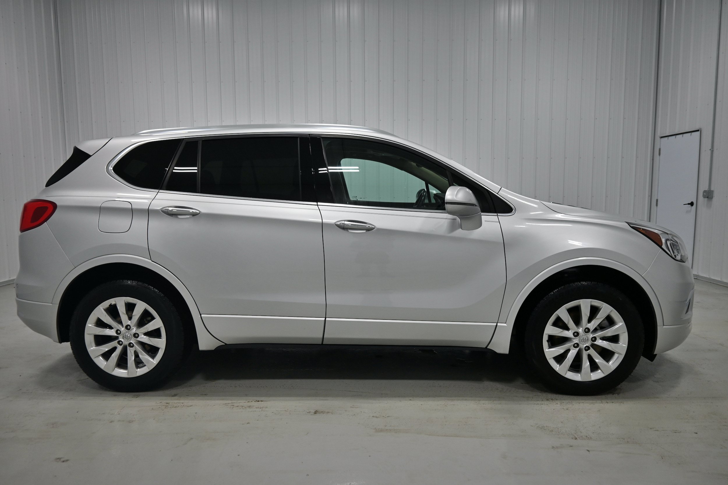 Used 2017 Buick Envision Essence AWD/4WD image 39