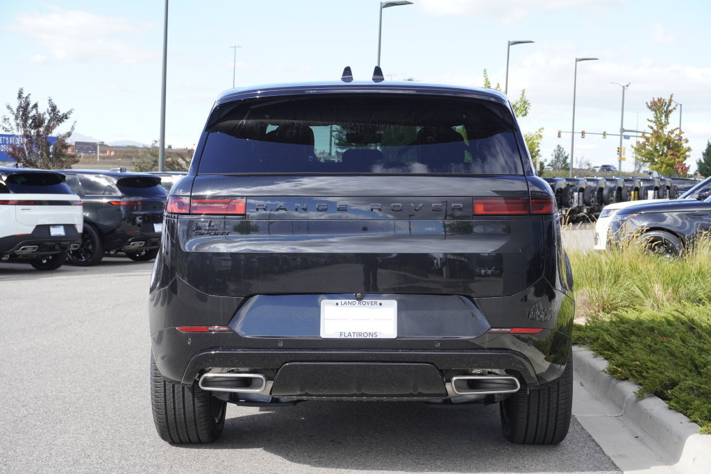 New 2026 Land Rover Range Rover Sport Dynamic SE AWD/4WD image 6