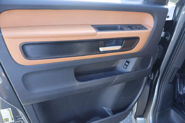 Used 2025 Volkswagen ID. Buzz Pro S RWD image 11