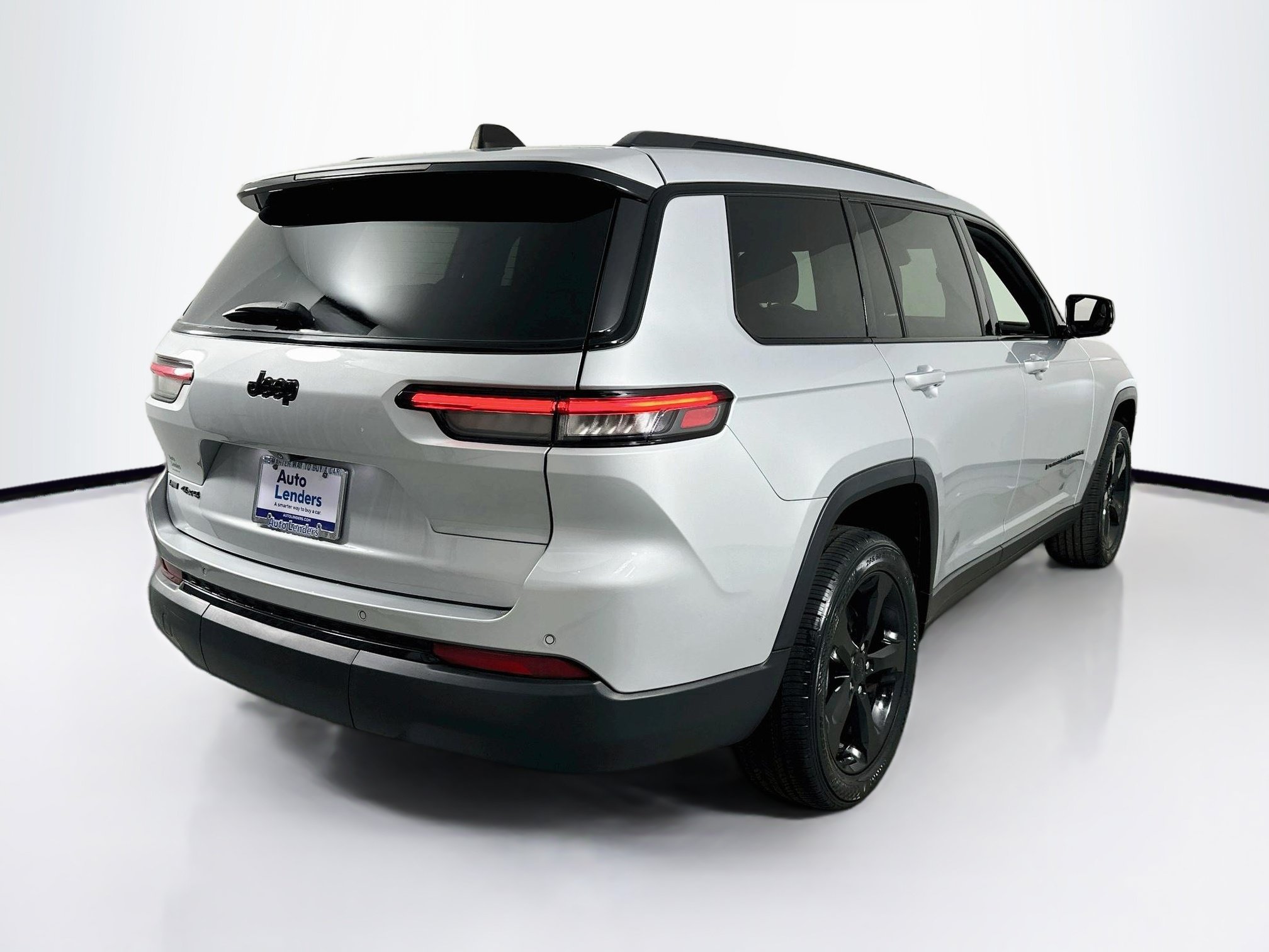 Used 2023 Jeep Grand Cherokee L Laredo AWD/4WD image 5
