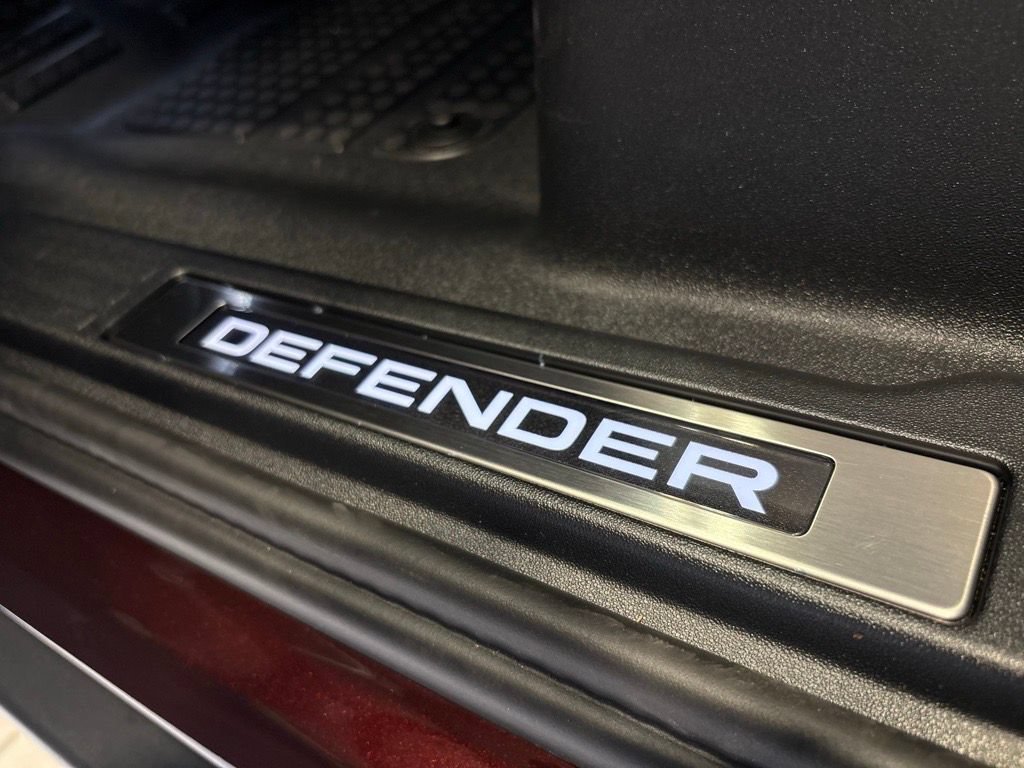 New 2026 Land Rover Defender 90 X-Dynamic SE AWD/4WD image 32