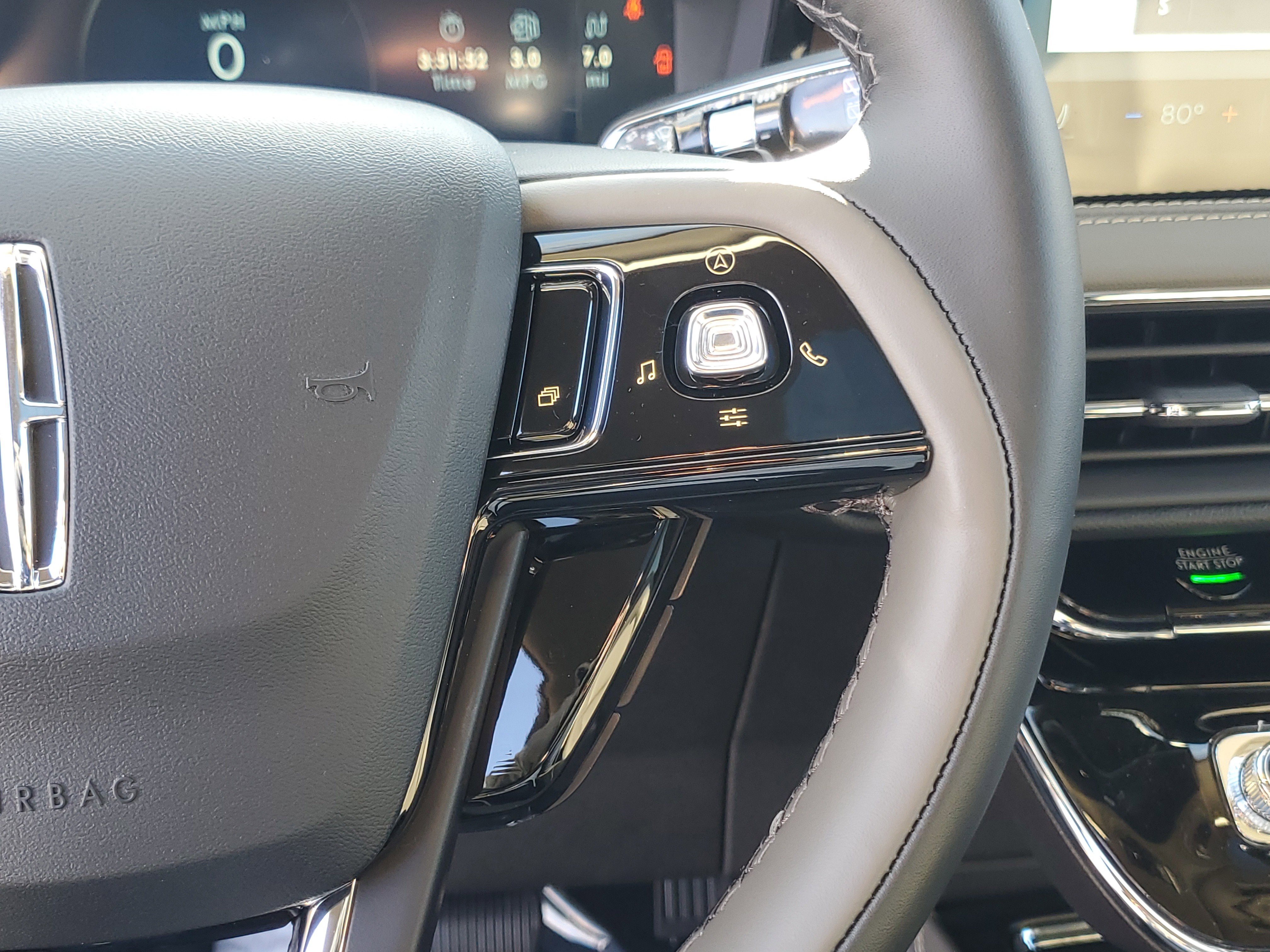 New 2025 Lincoln Corsair Reserve image 18