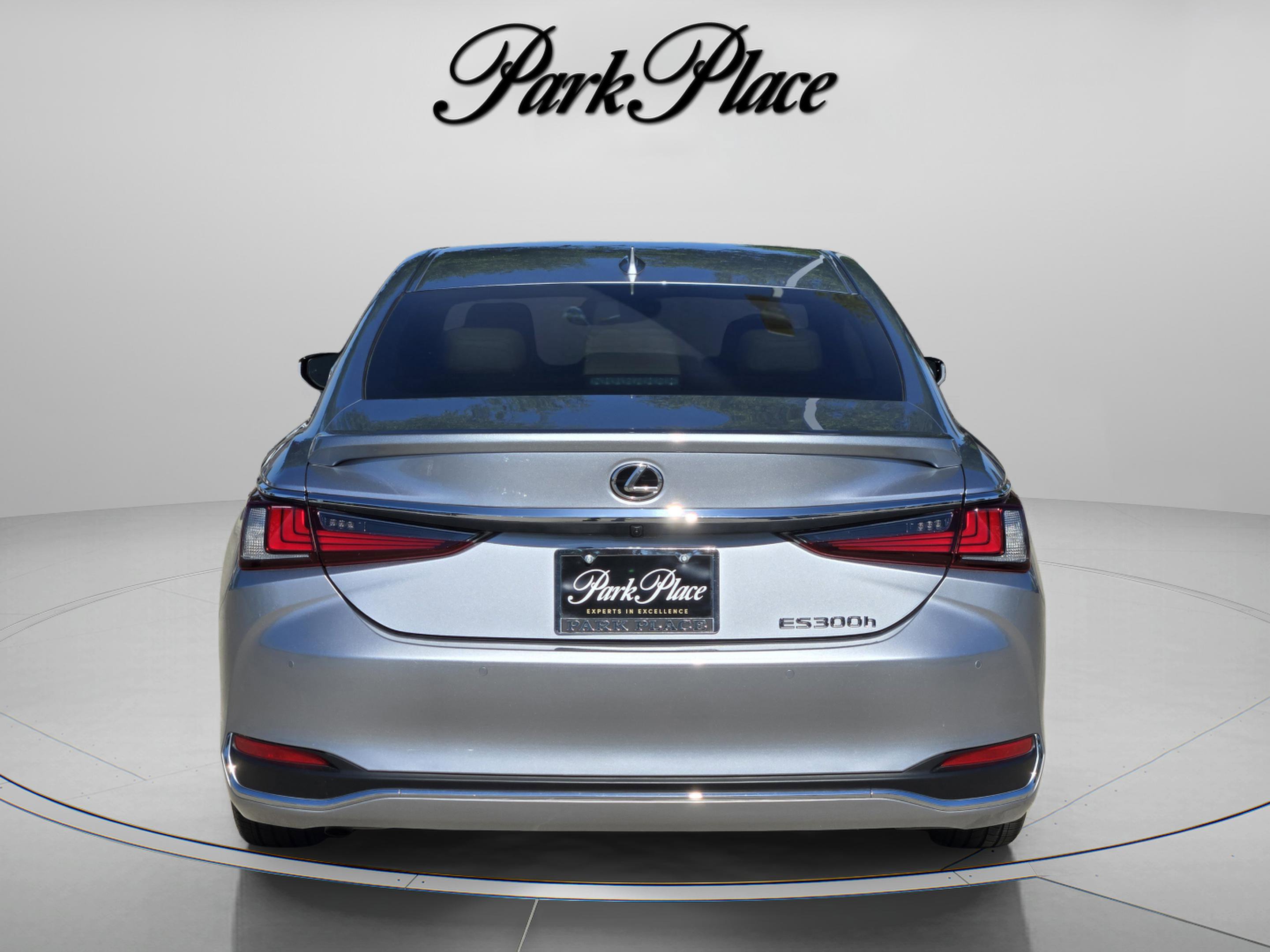 Used 2025 Lexus ES 300h w/ Premium Package FWD image 4