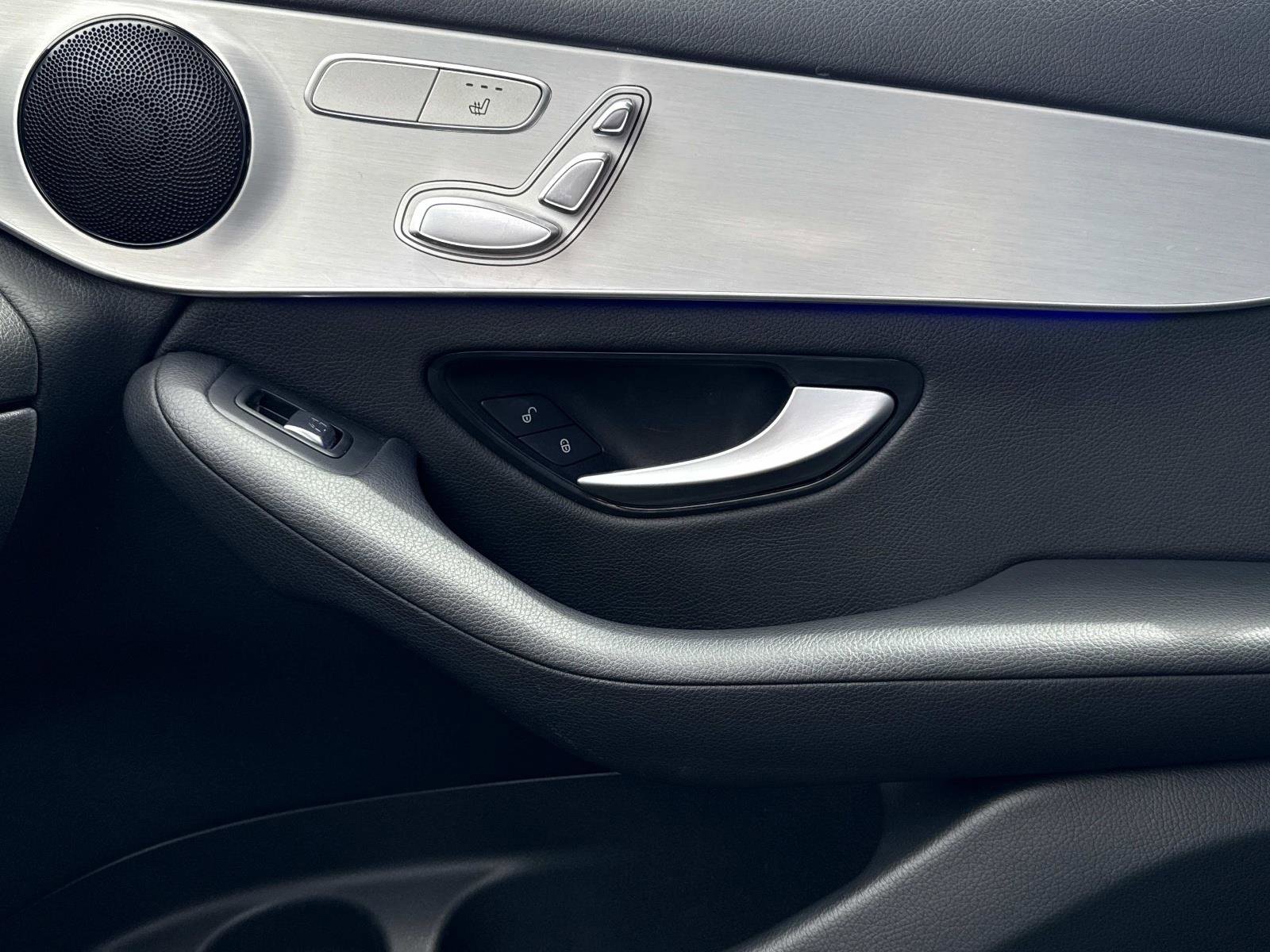 Used 2022 Mercedes-Benz GLC 300 image 23