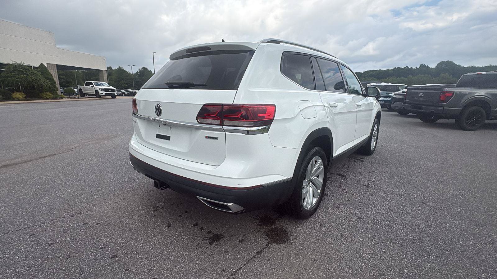 Used 2021 Volkswagen Atlas SEL AWD/4WD image 4