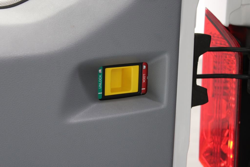 Used 2018 Ford Transit 350 XL image 18