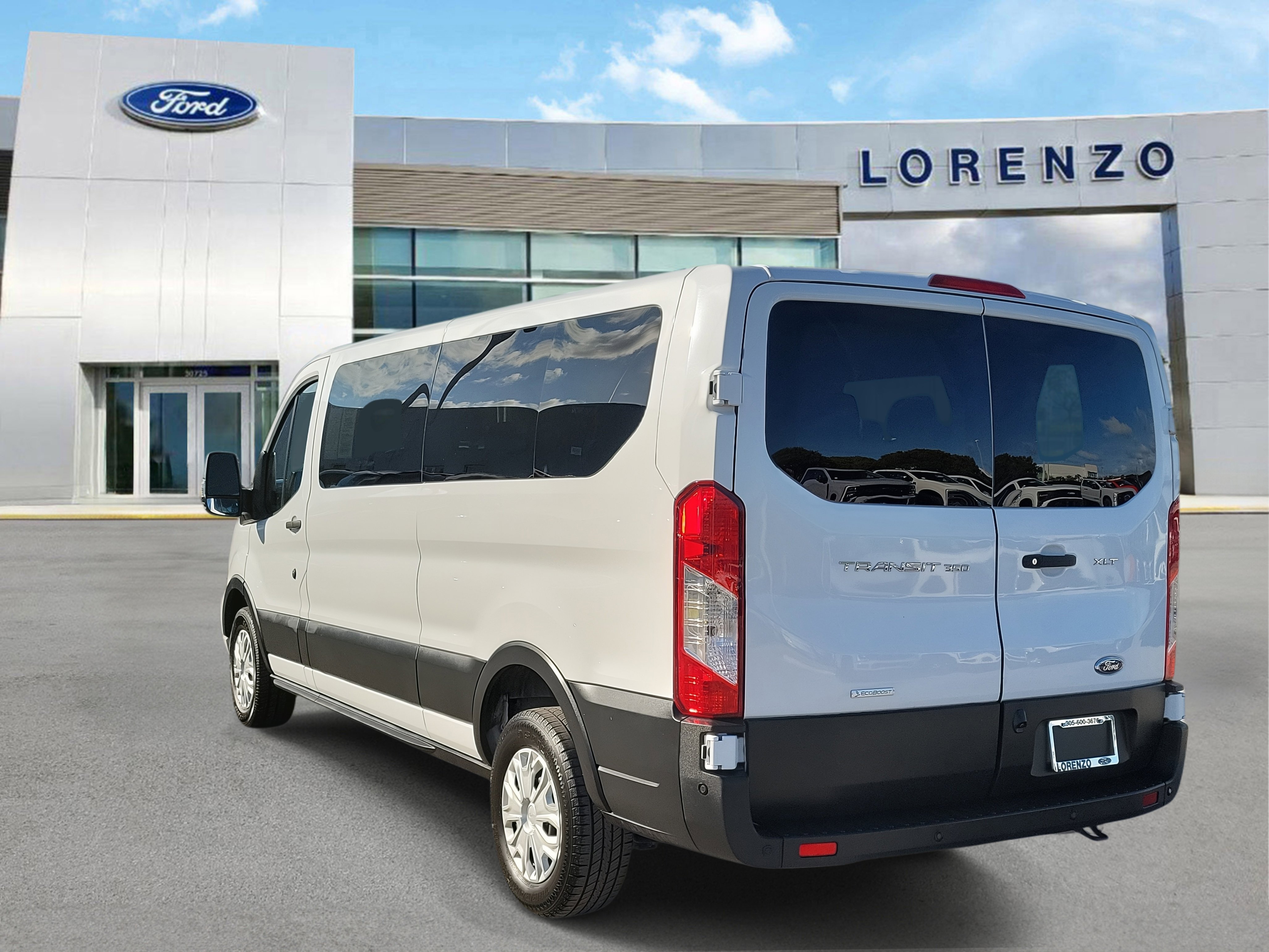 Used 2023 Ford Transit 350 XLT image 5