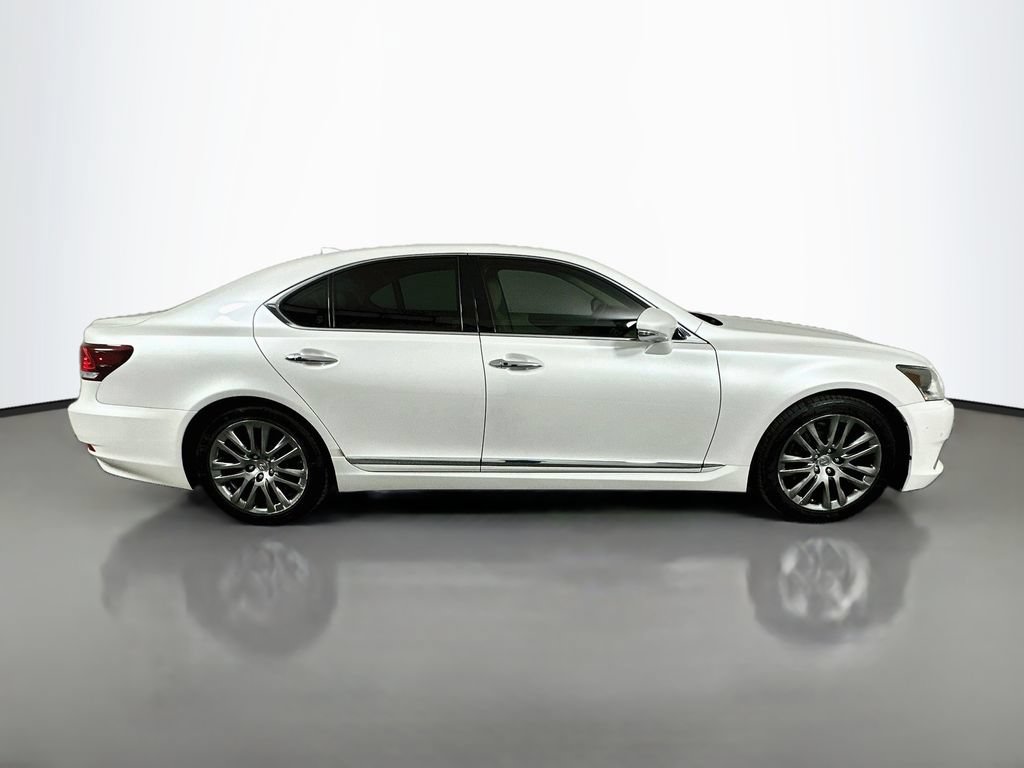 Used 2016 Lexus LS 460 w/ Comfort Package RWD image 4