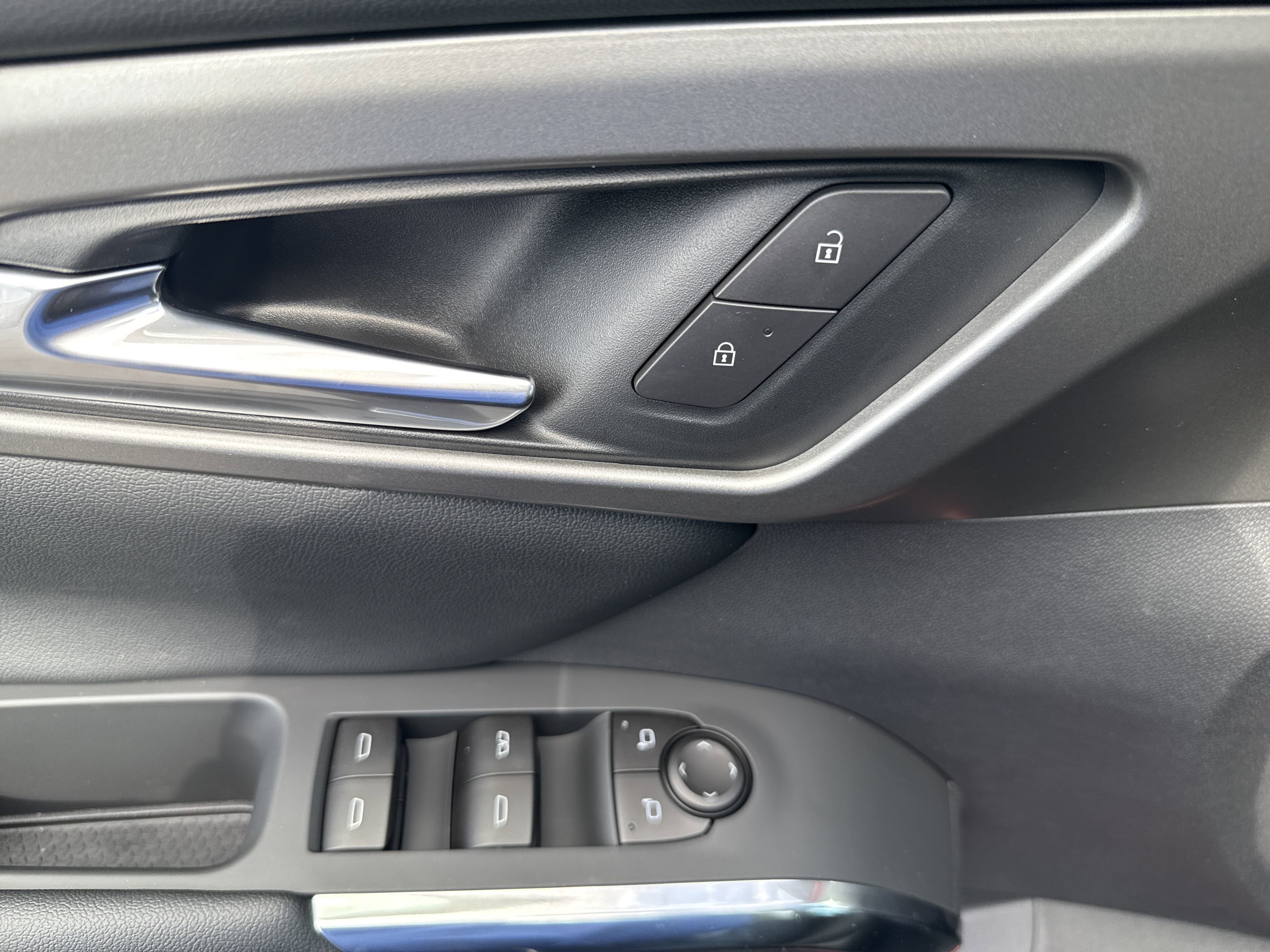 New 2026 Chevrolet Traverse LT w/ Sun and Wheel Package image 12