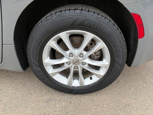 Used 2022 Chrysler Pacifica Touring AWD/4WD image 15