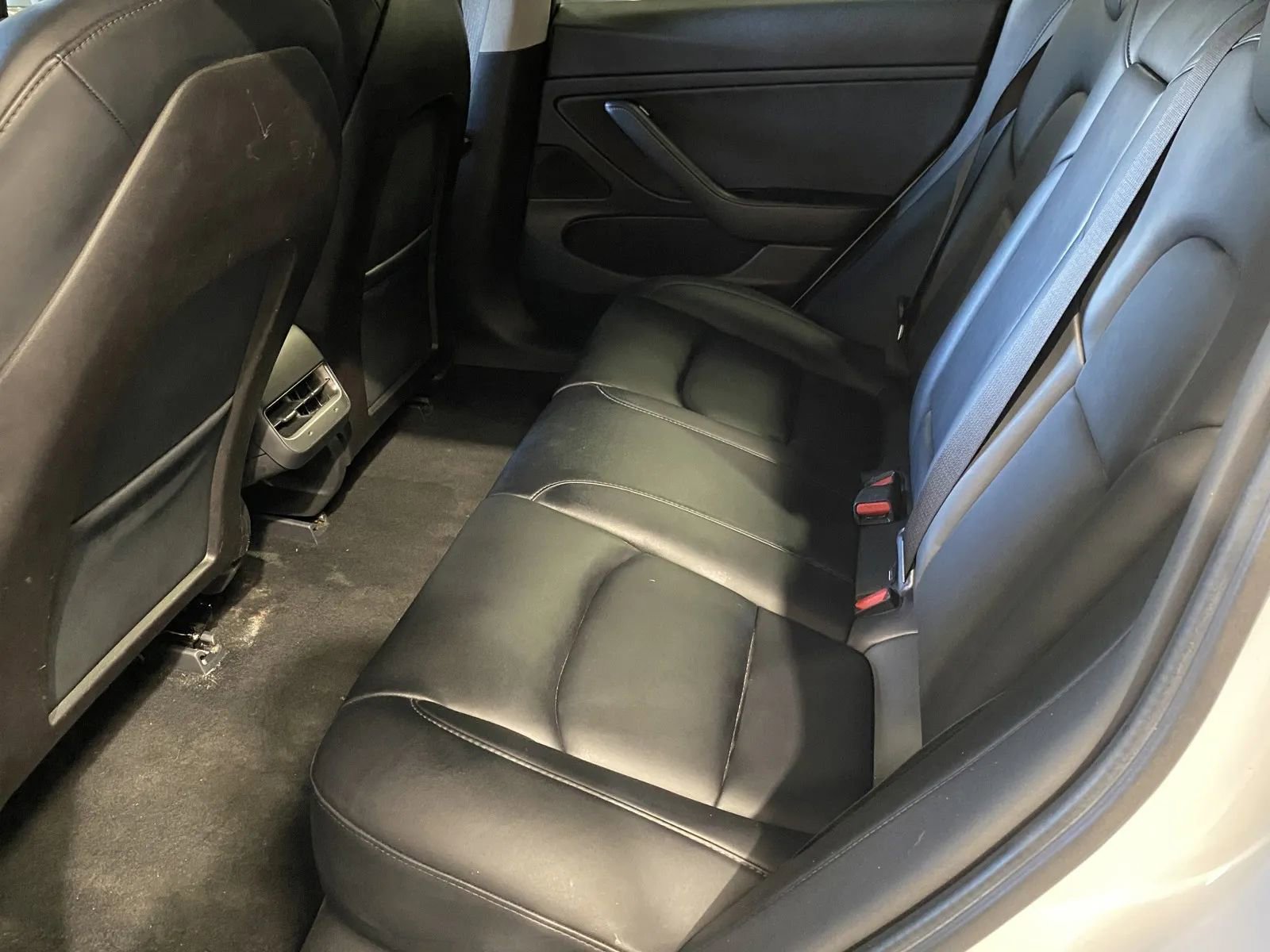 Used 2020 Tesla Model 3 Standard Range Plus image 9