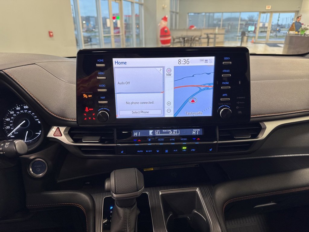 Used 2022 Toyota Sienna XSE image 29