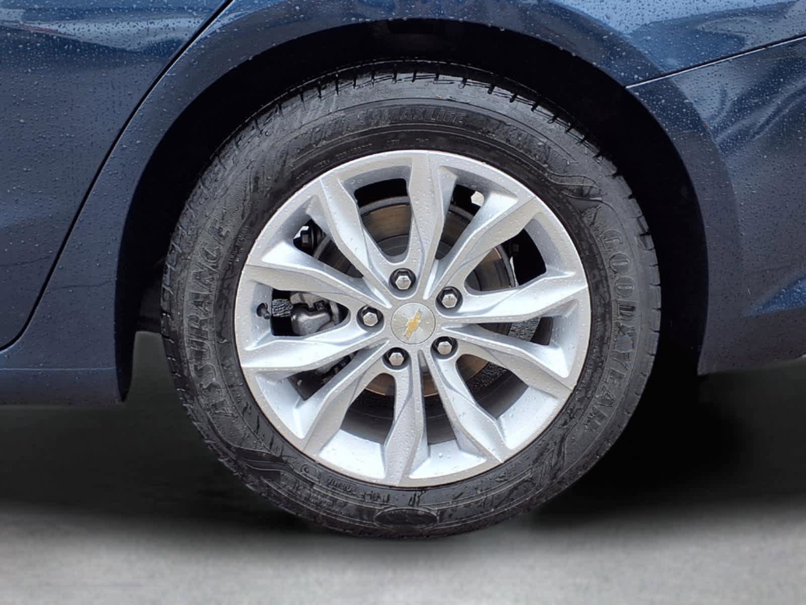 Used 2022 Chevrolet Malibu LT FWD image 3