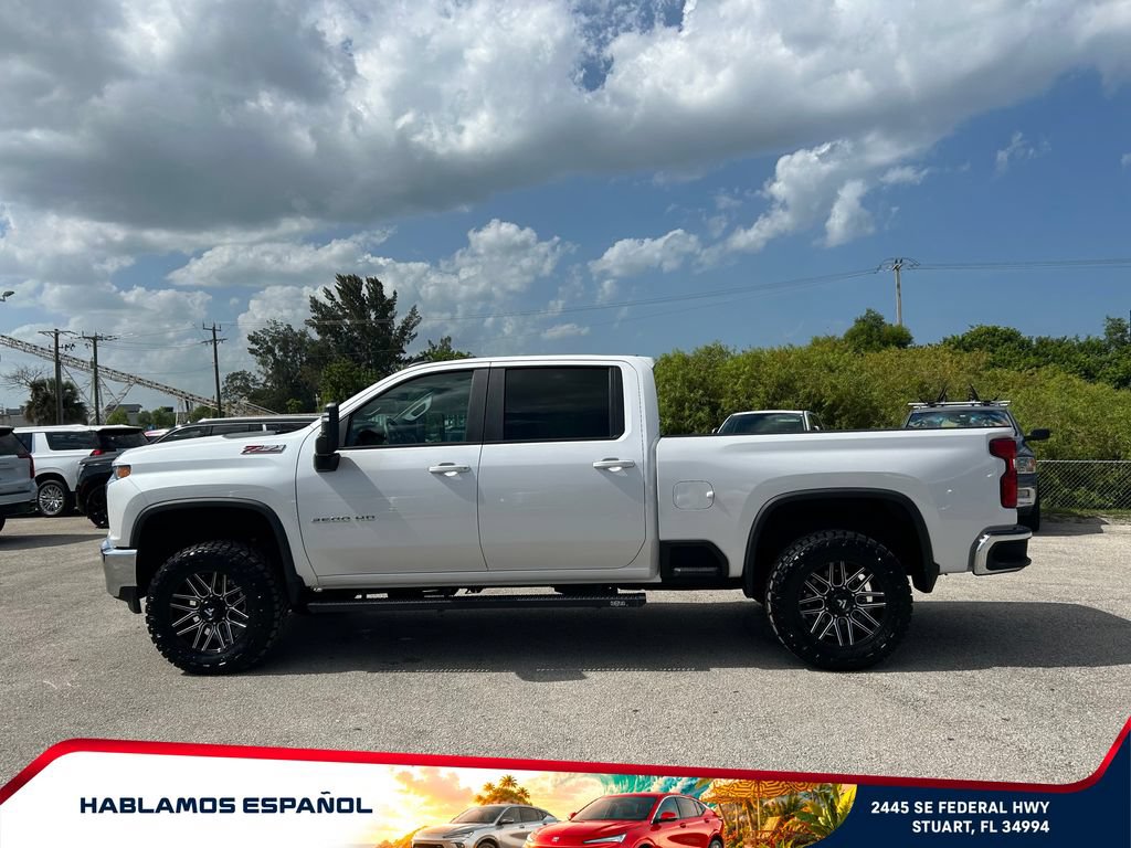 Used 2022 Chevrolet Silverado 2500 LT AWD/4WD image 4