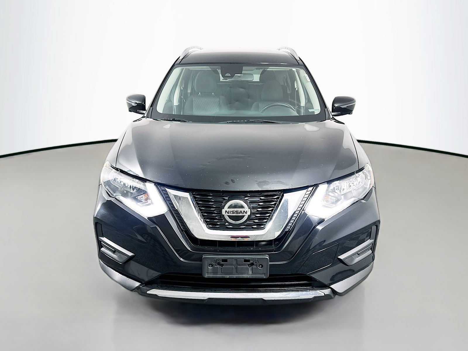 Used 2020 Nissan Rogue SV w/ Premium Package FWD image 2