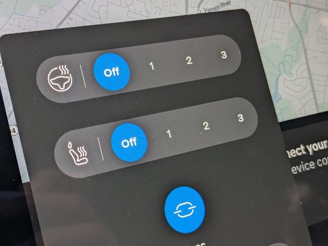 New 2025 Volvo XC90 T8 Plus w/ Protection Package Premier image 29