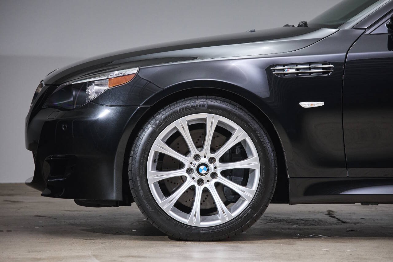Used 2006 BMW M5 RWD image 26