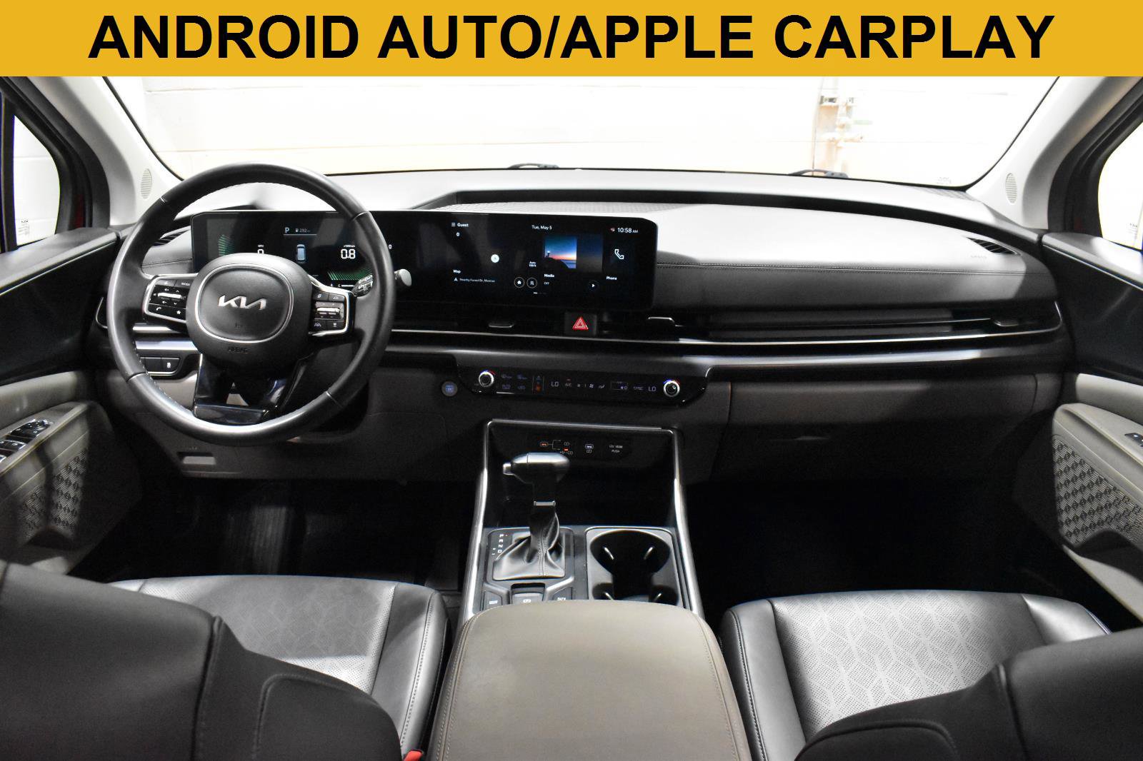 Used 2025 Kia Carnival FWD image 2