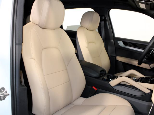 New 2026 Porsche Cayenne AWD/4WD image 31