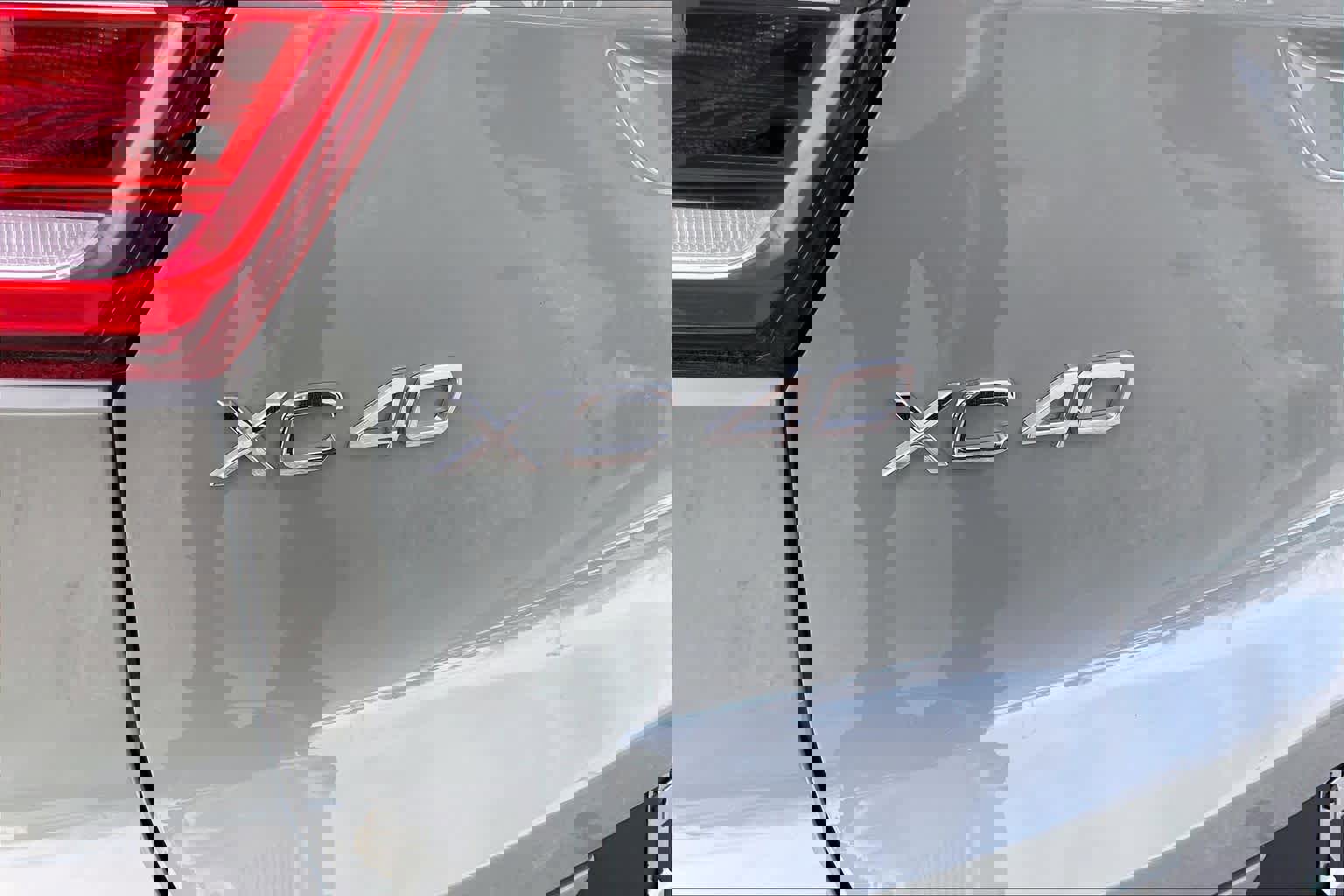 Used 2025 Volvo XC40 B5 Core w/ Protection Package Premier image 10