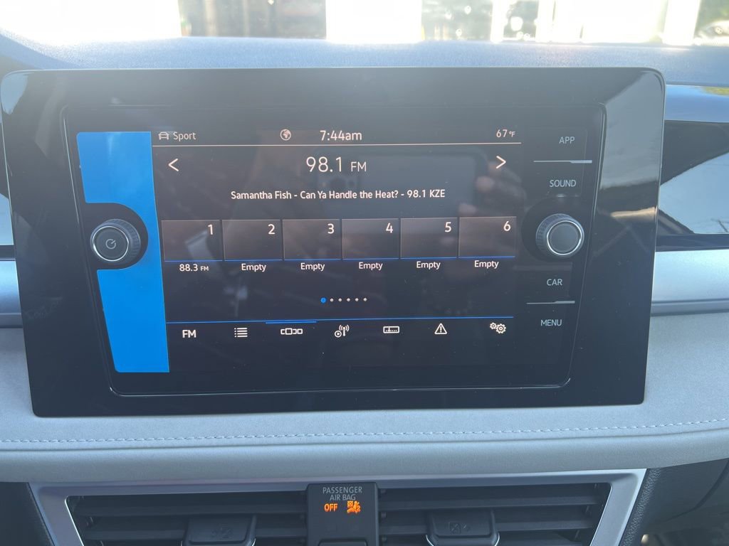 New 2025 Volkswagen Taos SE image 25