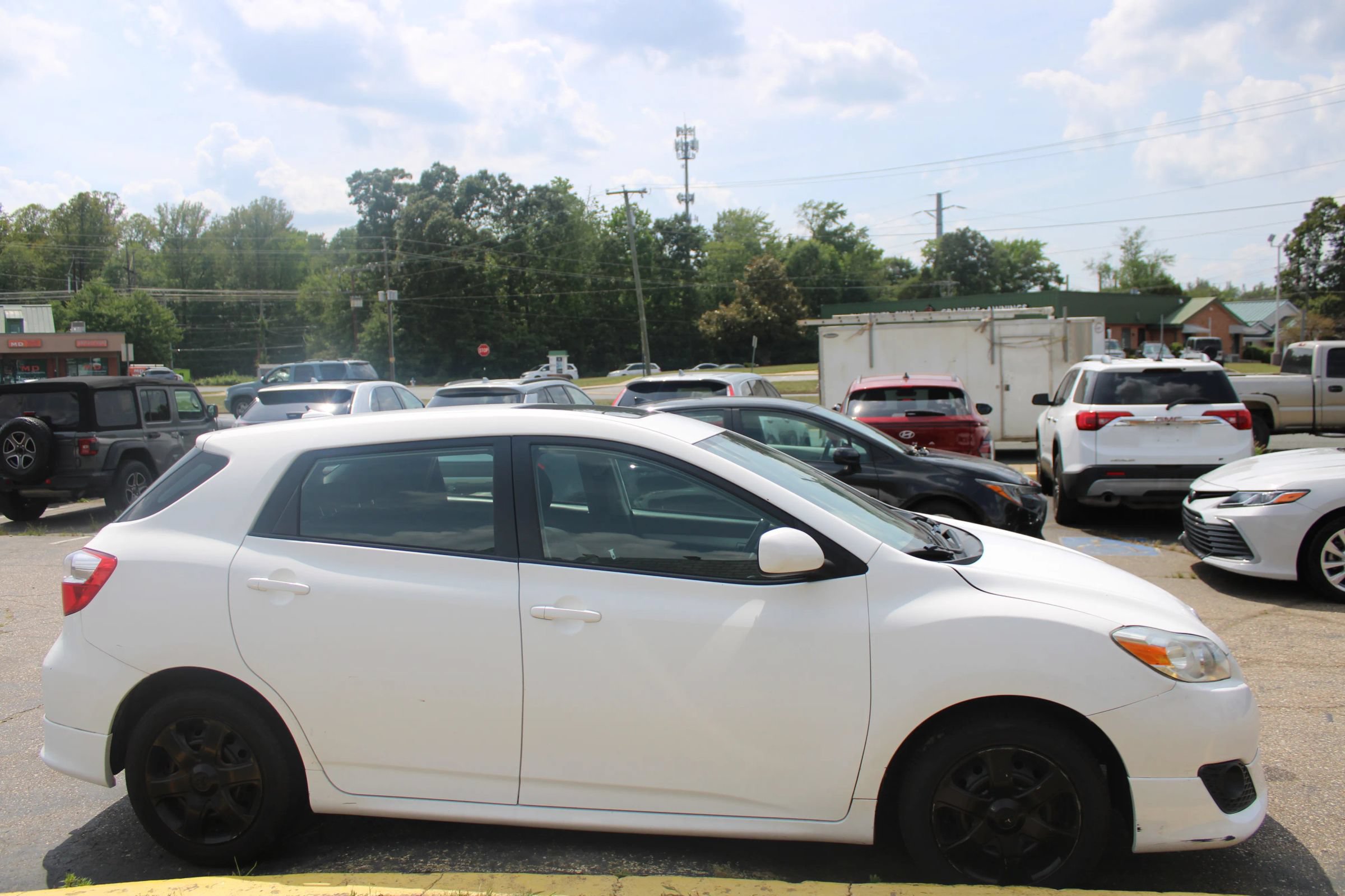 Used 2009 Toyota Matrix S w/ Preferred Accessory Pkg FWD image 8