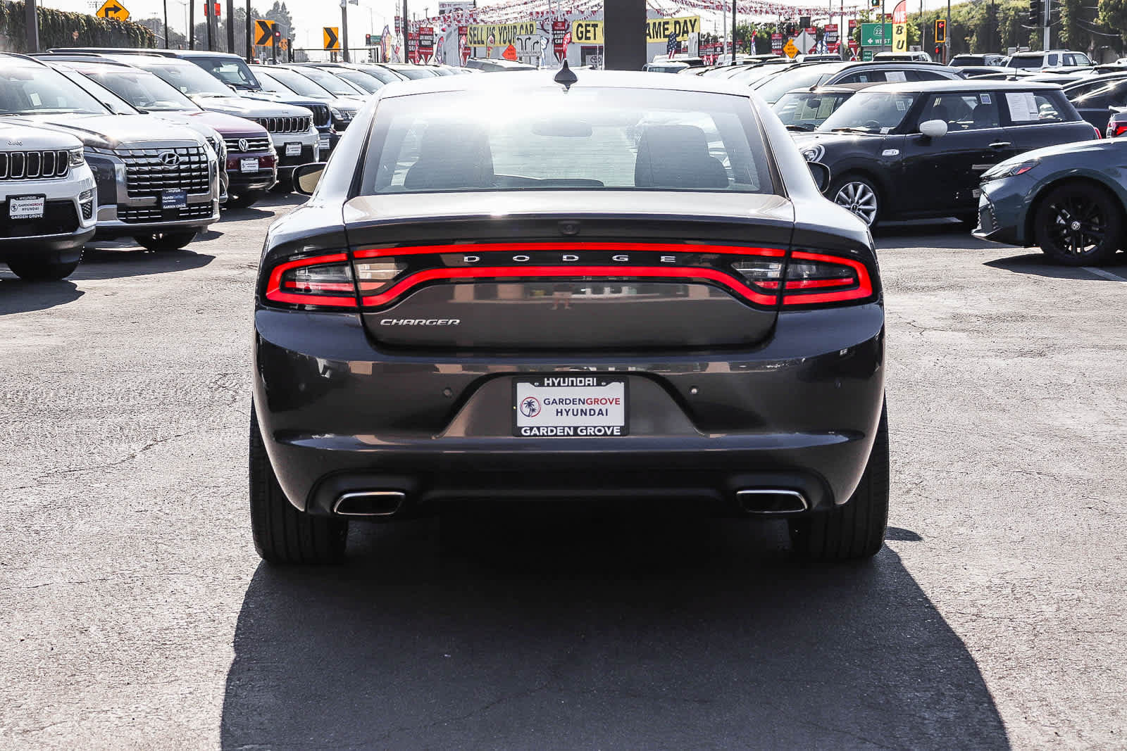 Used 2023 Dodge Charger SXT RWD image 6