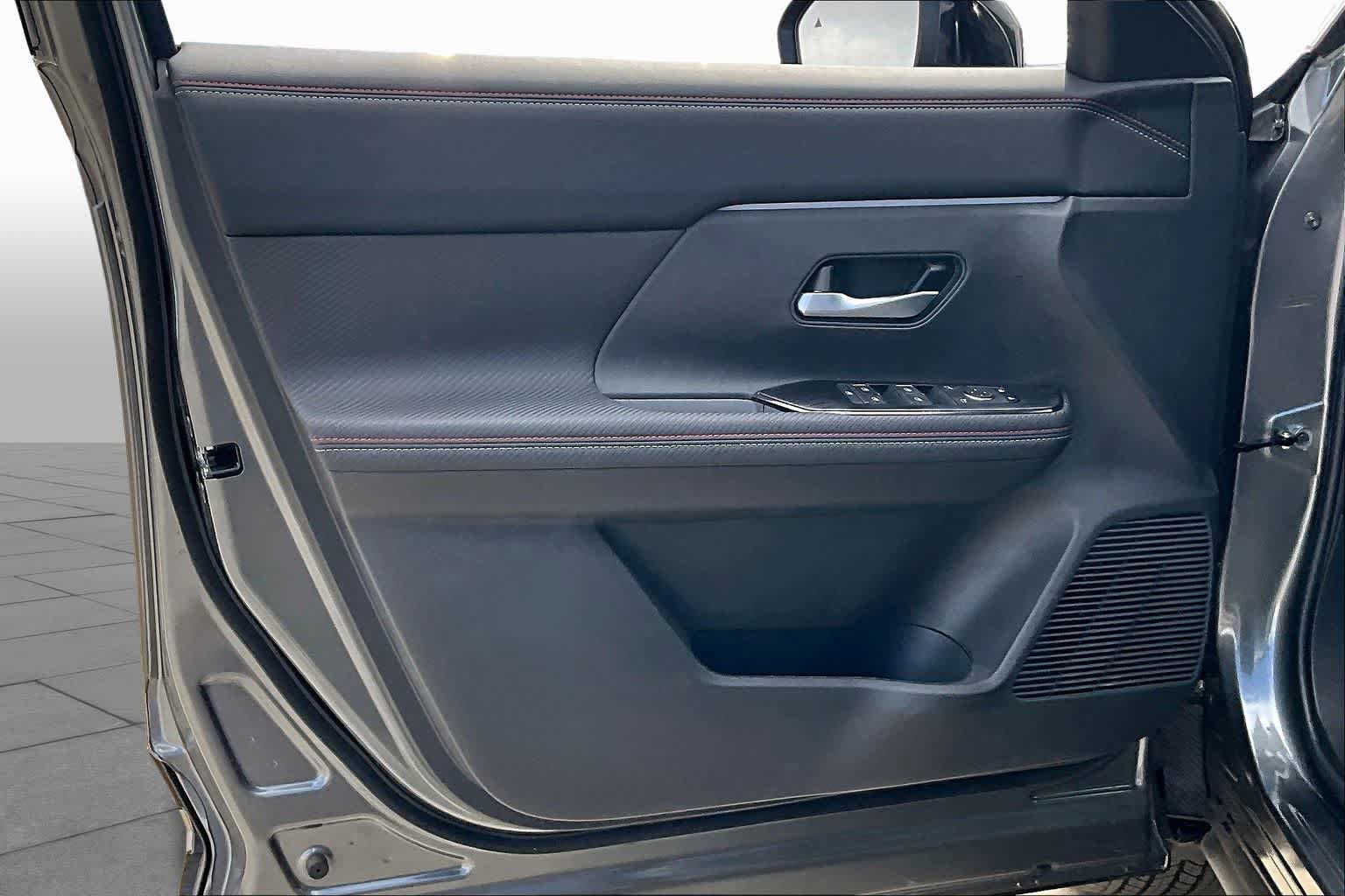 New 2026 Nissan Kicks SR FWD image 16