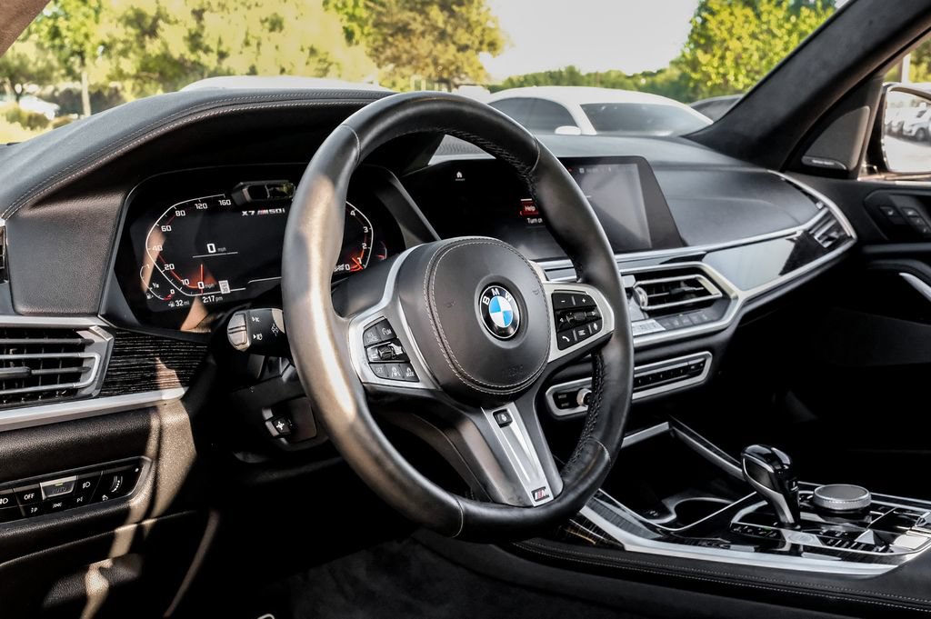 Used 2021 BMW X7 M50i w/ Dynamic Handling Package AWD/4WD image 14