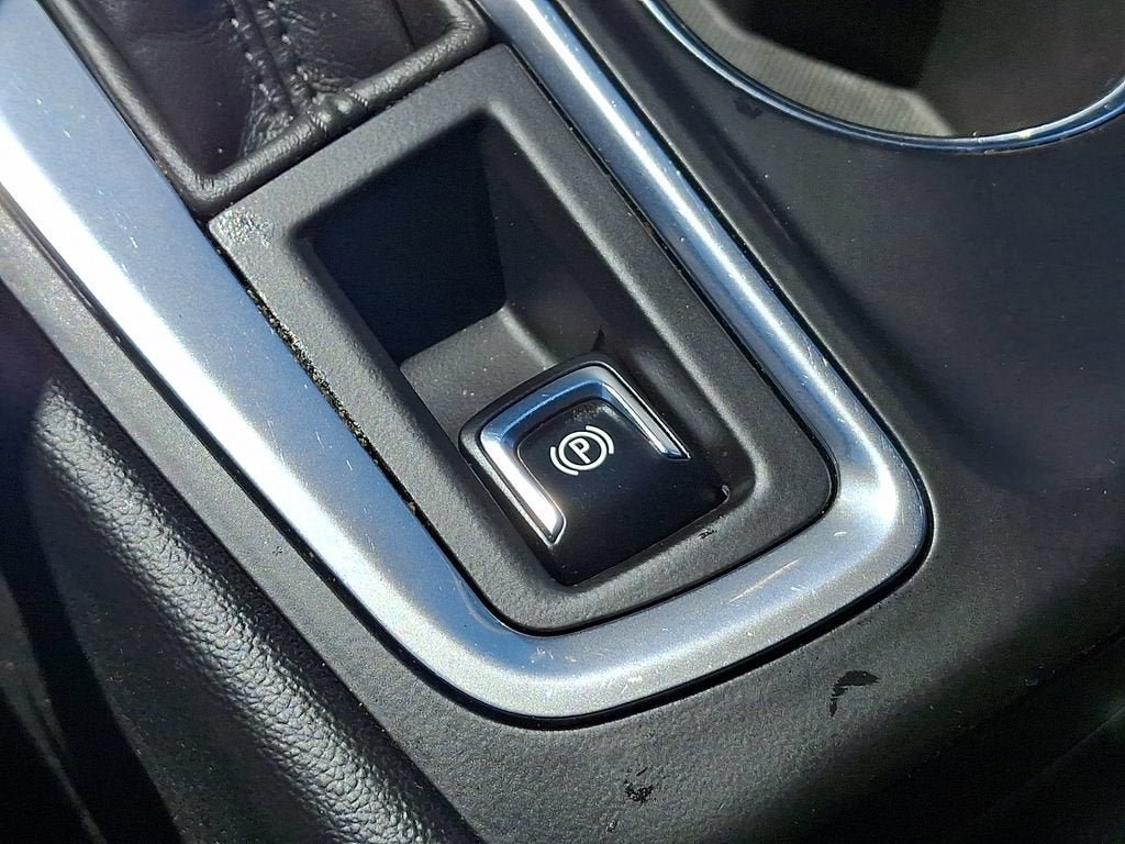 Used 2018 Chevrolet Equinox LT FWD image 25